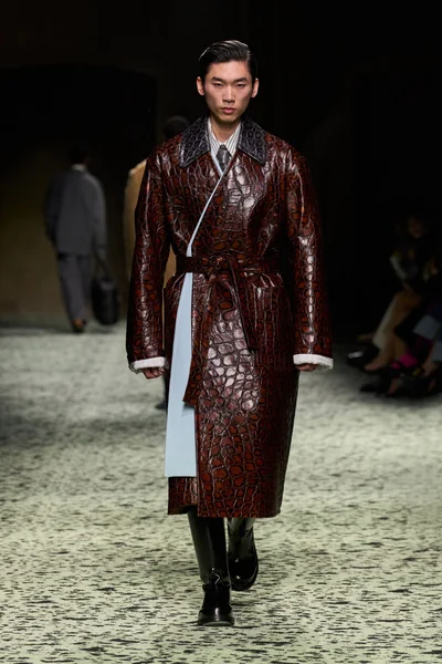 Look 9